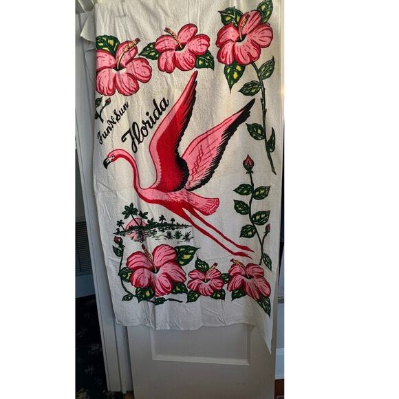 FLORIDA Fun-N-Sun Flamingo Vintage Cannon Pool Towel - Picture 1 of 5